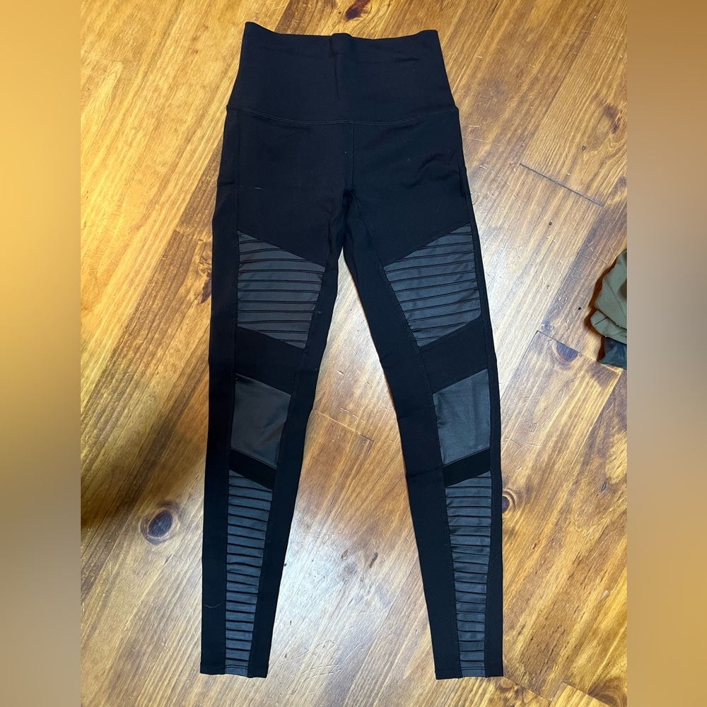 Alo Leggings